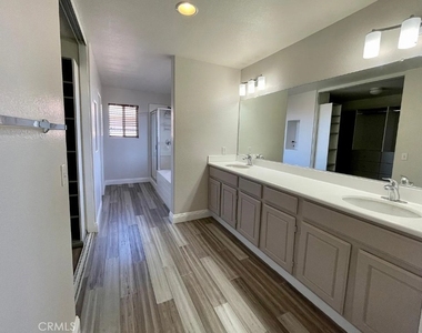12290 Chacoma Way - Photo Thumbnail 10