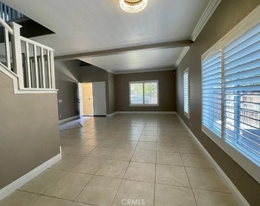 12290 Chacoma Way - Photo Thumbnail 2