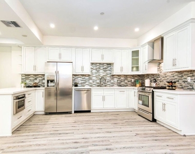 1237 S Holt Avenue - Photo Thumbnail 29