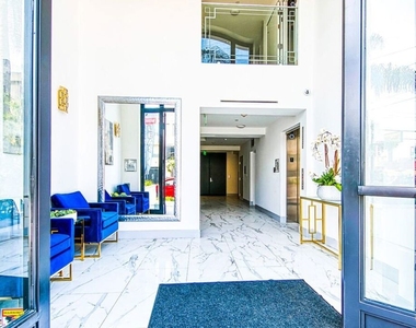 1237 S Holt Avenue - Photo Thumbnail 33