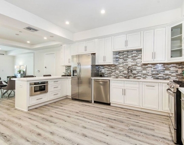 1237 S Holt Avenue - Photo Thumbnail 1