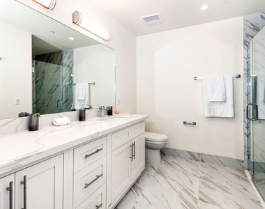 1237 S Holt Avenue - Photo Thumbnail 20