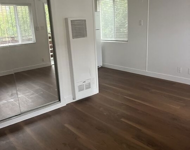 227 S Bonnie Brae Street - Photo Thumbnail 2