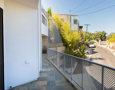 2216 Bancroft Avenue - Photo Thumbnail 13
