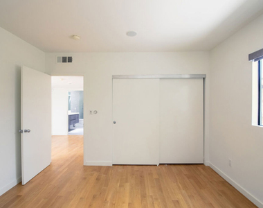 2216 Bancroft Avenue - Photo Thumbnail 31