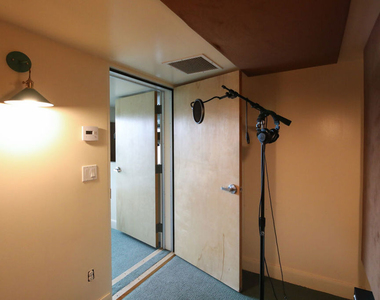 2216 Bancroft Avenue - Photo Thumbnail 49
