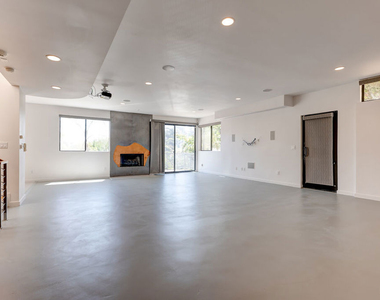2216 Bancroft Avenue - Photo Thumbnail 3