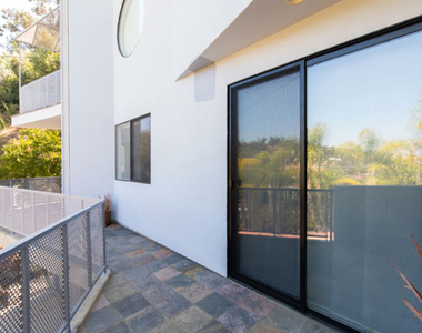 2216 Bancroft Avenue - Photo Thumbnail 12