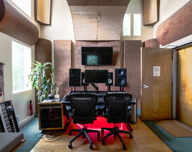 2216 Bancroft Avenue - Photo Thumbnail 41
