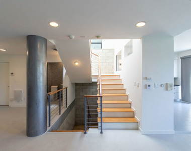 2216 Bancroft Avenue - Photo Thumbnail 15