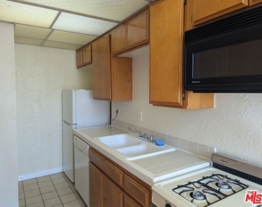 5640 Franklin Avenue - Photo Thumbnail 5