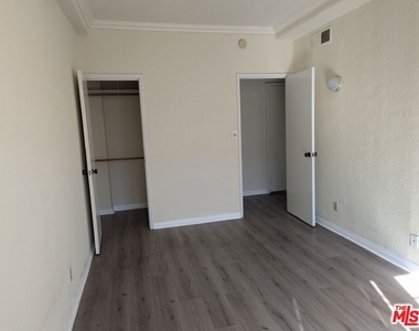 5640 Franklin Avenue - Photo Thumbnail 9