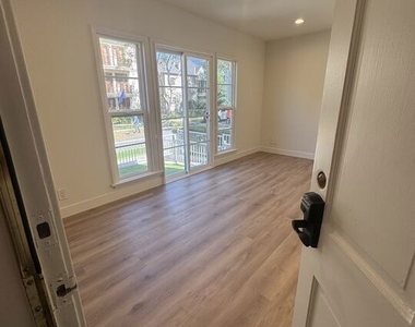 137 S Crescent Drive - Photo Thumbnail 11