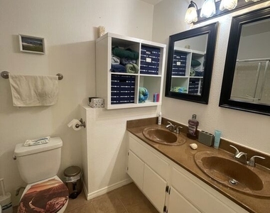 2611 Gemstone Avenue - Photo Thumbnail 4