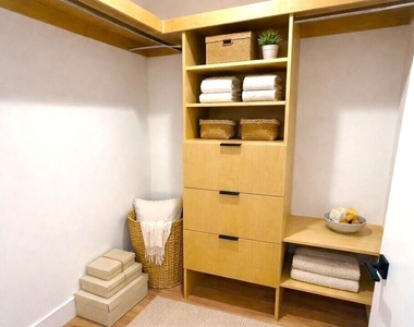6847 N Figueroa Street - Photo Thumbnail 8