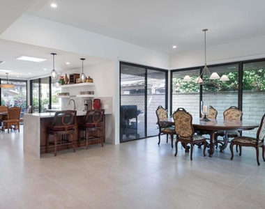 101 Columbia Drive - Photo Thumbnail 8