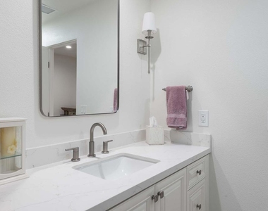 101 Columbia Drive - Photo Thumbnail 20