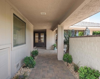 101 Columbia Drive - Photo Thumbnail 3