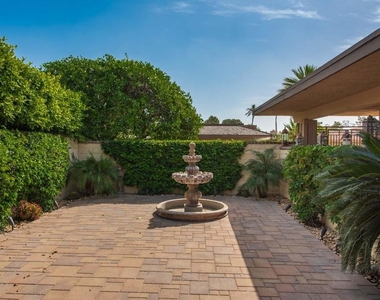 101 Columbia Drive - Photo Thumbnail 4