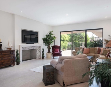 101 Columbia Drive - Photo Thumbnail 9
