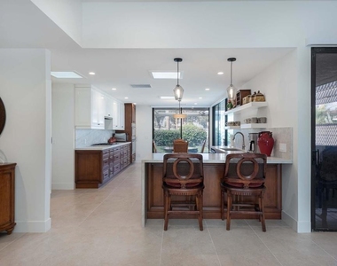 101 Columbia Drive - Photo Thumbnail 11