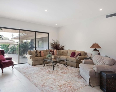 101 Columbia Drive - Photo Thumbnail 10