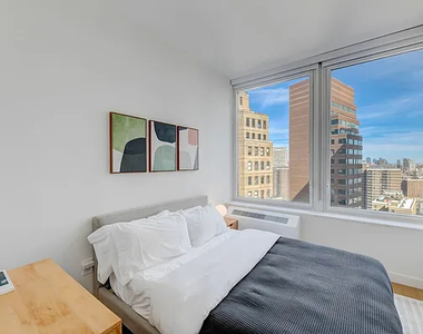 John St - Photo Thumbnail 4