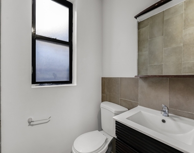 Broadway, Unit 44 - Photo Thumbnail 15