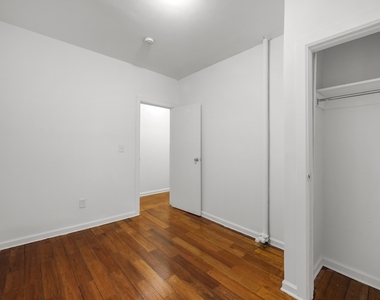 Broadway, Unit 44 - Photo Thumbnail 4