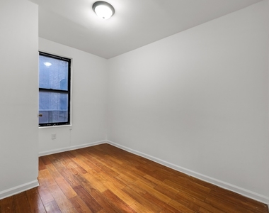 Broadway, Unit 44 - Photo Thumbnail 3