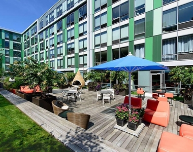 North 10th Street - Photo Thumbnail 1