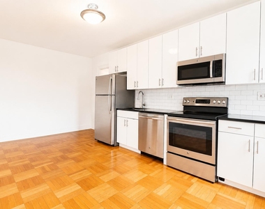 615 Fort Washington Avenue - Photo Thumbnail 2