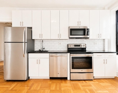 615 Fort Washington Avenue - Photo Thumbnail 3