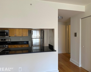 323 W 96th St - Photo Thumbnail 3