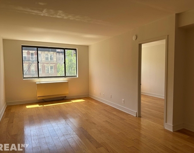 323 W 96th St - Photo Thumbnail 5