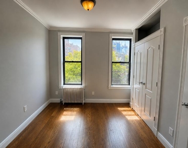 Tenth Avenue - Photo Thumbnail 13
