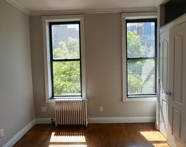 Tenth Avenue - Photo Thumbnail 16