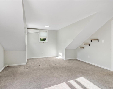 369 Island Avenue - Photo Thumbnail 15