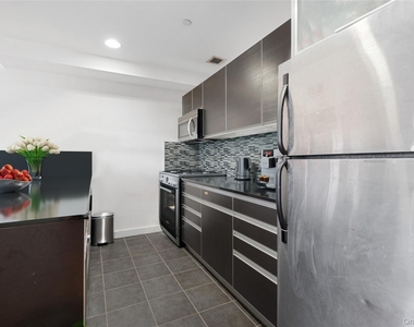 14320 Hoover Avenue - Photo Thumbnail 2