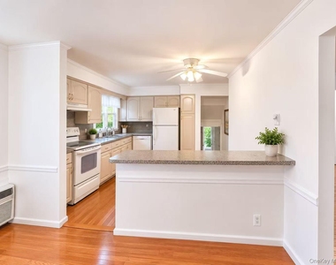 757 Leslie Lane - Photo Thumbnail 4