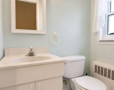 757 Leslie Lane - Photo Thumbnail 11
