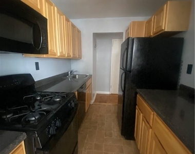 4 Sadore Lane - Photo Thumbnail 3