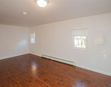 206 South Street - Photo Thumbnail 3