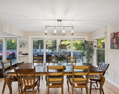 25 Blue Jay Way - Photo Thumbnail 13