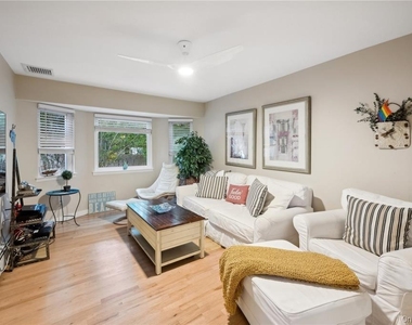 25 Blue Jay Way - Photo Thumbnail 5