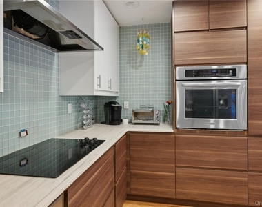 25 Blue Jay Way - Photo Thumbnail 12