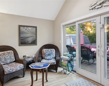 25 Blue Jay Way - Photo Thumbnail 10