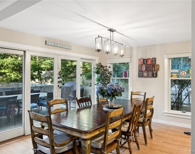 25 Blue Jay Way - Photo Thumbnail 15