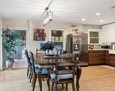 25 Blue Jay Way - Photo Thumbnail 17
