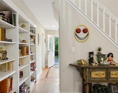 25 Blue Jay Way - Photo Thumbnail 8